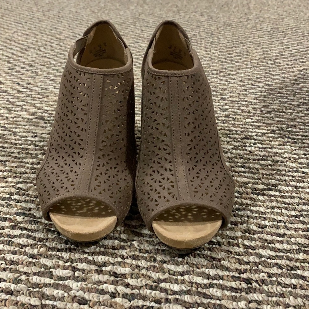 LifeStride wedge sandals